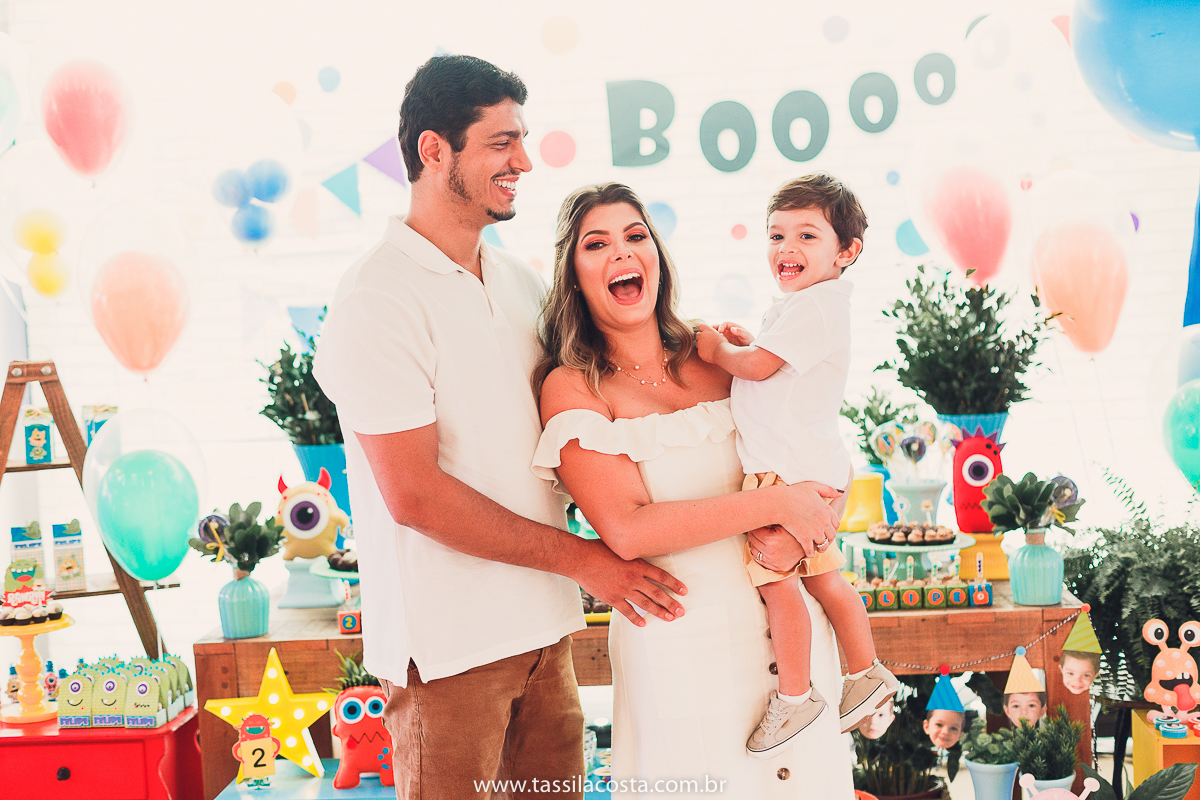 aniversário de criança, festa linda para o Felipe 2 anos, vovó preparou toda a decoração, decoração no tema Monstrinhos, fotografia de festa infantil em Vitória, melhor fotógrafa de festa infantil em Vitória ES, fazendo minha festa em Vitória, 