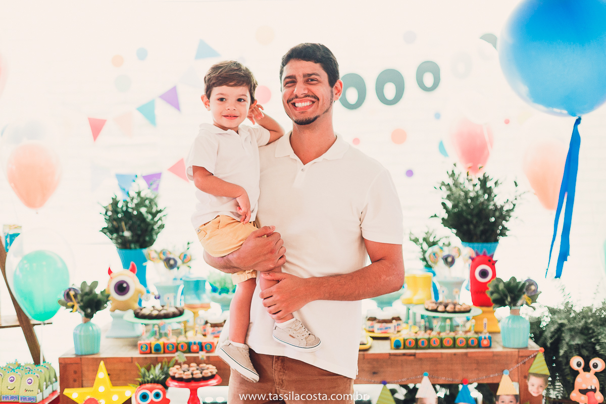 aniversário de criança, festa linda para o Felipe 2 anos, vovó preparou toda a decoração, decoração no tema Monstrinhos, fotografia de festa infantil em Vitória, melhor fotógrafa de festa infantil em Vitória ES, fazendo minha festa em Vitória, 