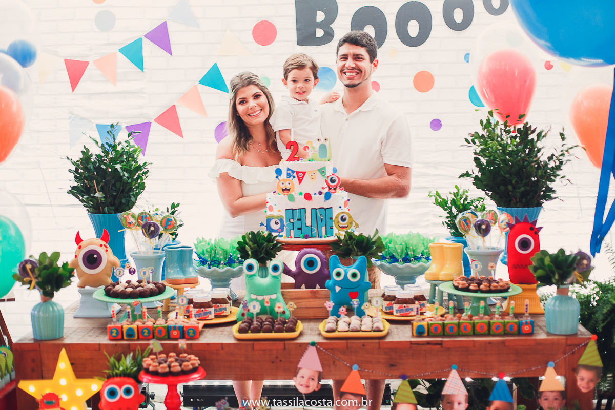 aniversário de criança, festa linda para o Felipe 2 anos, vovó preparou toda a decoração, decoração no tema Monstrinhos, fotografia de festa infantil em Vitória, melhor fotógrafa de festa infantil em Vitória ES, fazendo minha festa em Vitória, 