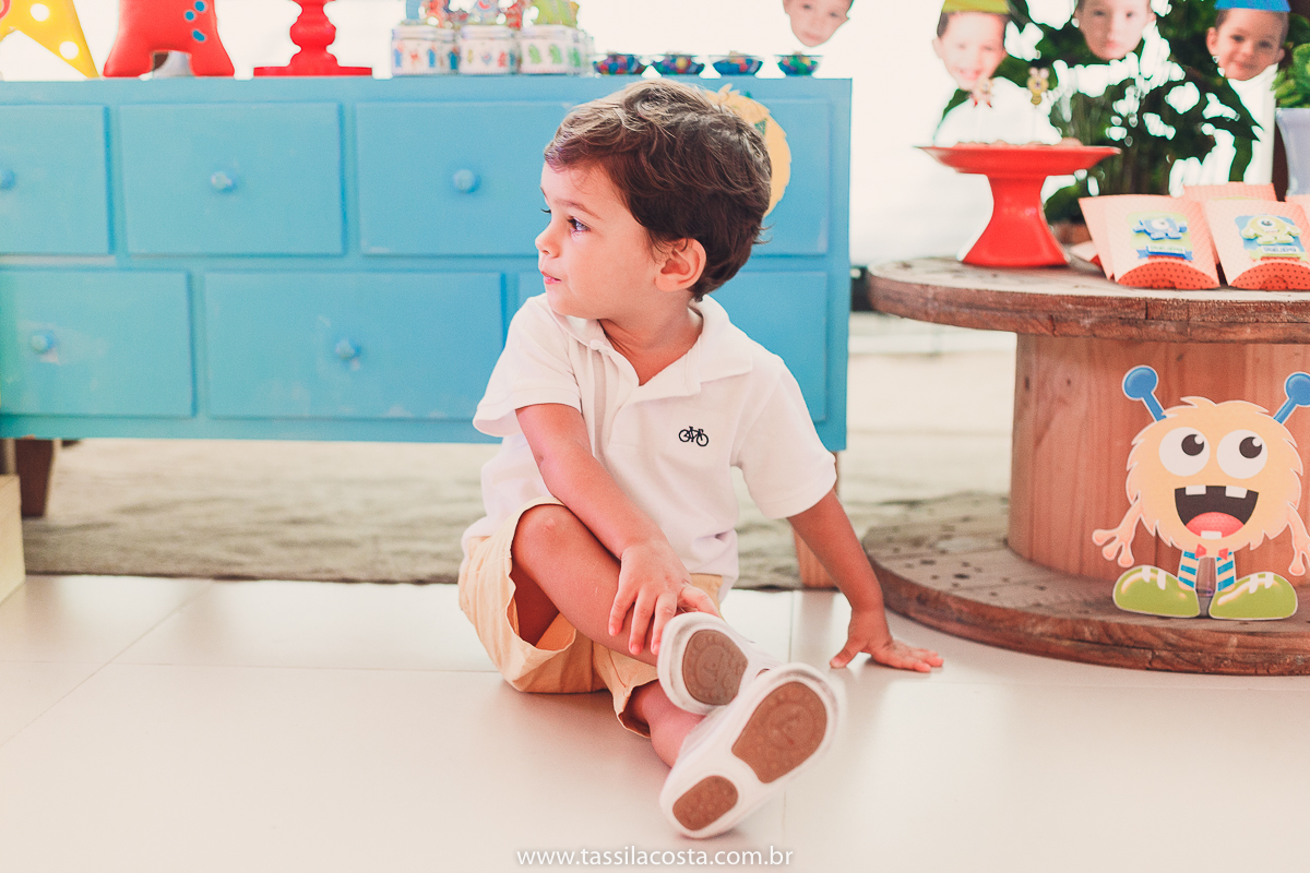 aniversário de criança, festa linda para o Felipe 2 anos, vovó preparou toda a decoração, decoração no tema Monstrinhos, fotografia de festa infantil em Vitória, melhor fotógrafa de festa infantil em Vitória ES, fazendo minha festa em Vitória, 