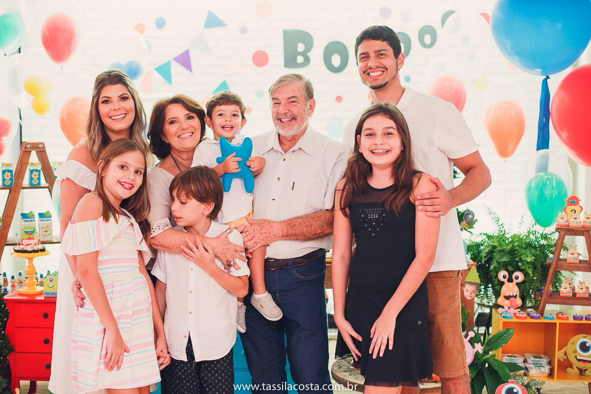 aniversário de criança, festa linda para o Felipe 2 anos, vovó preparou toda a decoração, decoração no tema Monstrinhos, fotografia de festa infantil em Vitória, melhor fotógrafa de festa infantil em Vitória ES, fazendo minha festa em Vitória, 