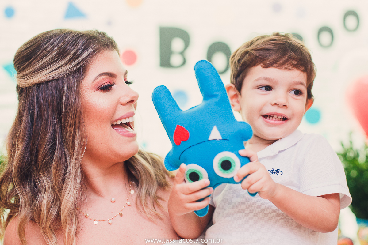 aniversário de criança, festa linda para o Felipe 2 anos, vovó preparou toda a decoração, decoração no tema Monstrinhos, fotografia de festa infantil em Vitória, melhor fotógrafa de festa infantil em Vitória ES, fazendo minha festa em Vitória, 