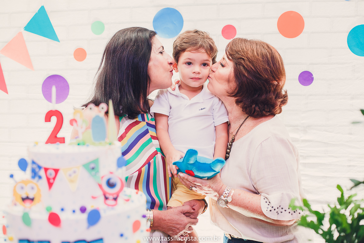aniversário de criança, festa linda para o Felipe 2 anos, vovó preparou toda a decoração, decoração no tema Monstrinhos, fotografia de festa infantil em Vitória, melhor fotógrafa de festa infantil em Vitória ES, fazendo minha festa em Vitória, 