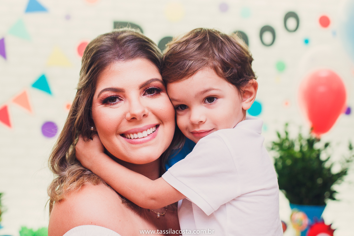 aniversário de criança, festa linda para o Felipe 2 anos, vovó preparou toda a decoração, decoração no tema Monstrinhos, fotografia de festa infantil em Vitória, melhor fotógrafa de festa infantil em Vitória ES, fazendo minha festa em Vitória, 