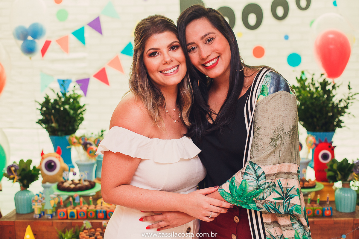 aniversário de criança, festa linda para o Felipe 2 anos, vovó preparou toda a decoração, decoração no tema Monstrinhos, fotografia de festa infantil em Vitória, melhor fotógrafa de festa infantil em Vitória ES, fazendo minha festa em Vitória, 