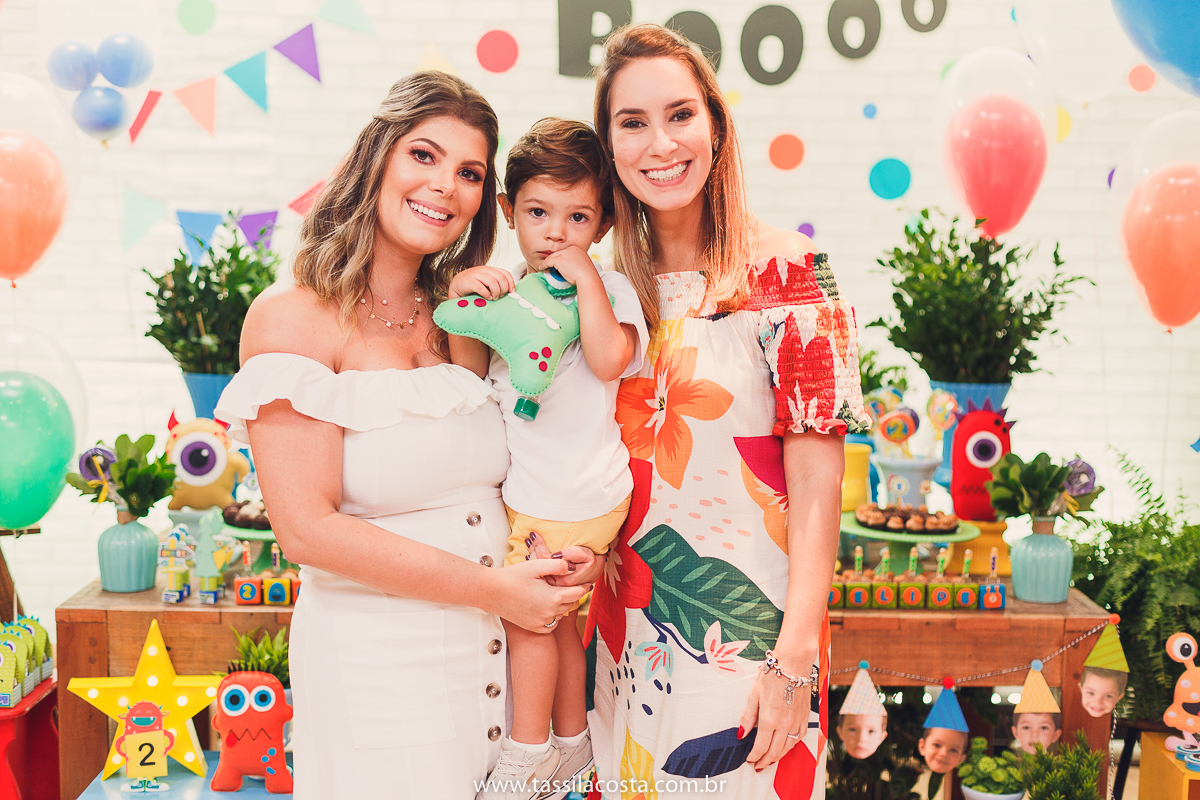 aniversário de criança, festa linda para o Felipe 2 anos, vovó preparou toda a decoração, decoração no tema Monstrinhos, fotografia de festa infantil em Vitória, melhor fotógrafa de festa infantil em Vitória ES, fazendo minha festa em Vitória, 