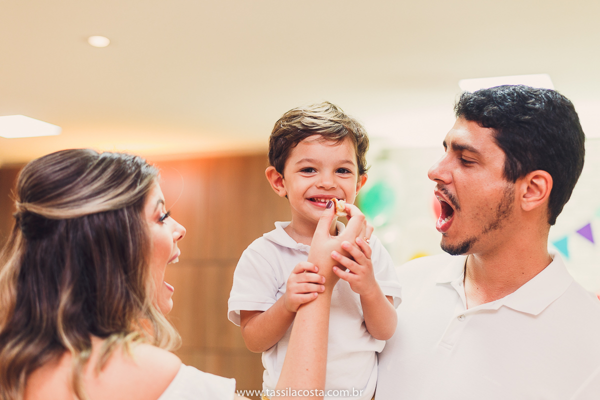 aniversário de criança, festa linda para o Felipe 2 anos, vovó preparou toda a decoração, decoração no tema Monstrinhos, fotografia de festa infantil em Vitória, melhor fotógrafa de festa infantil em Vitória ES, fazendo minha festa em Vitória, 