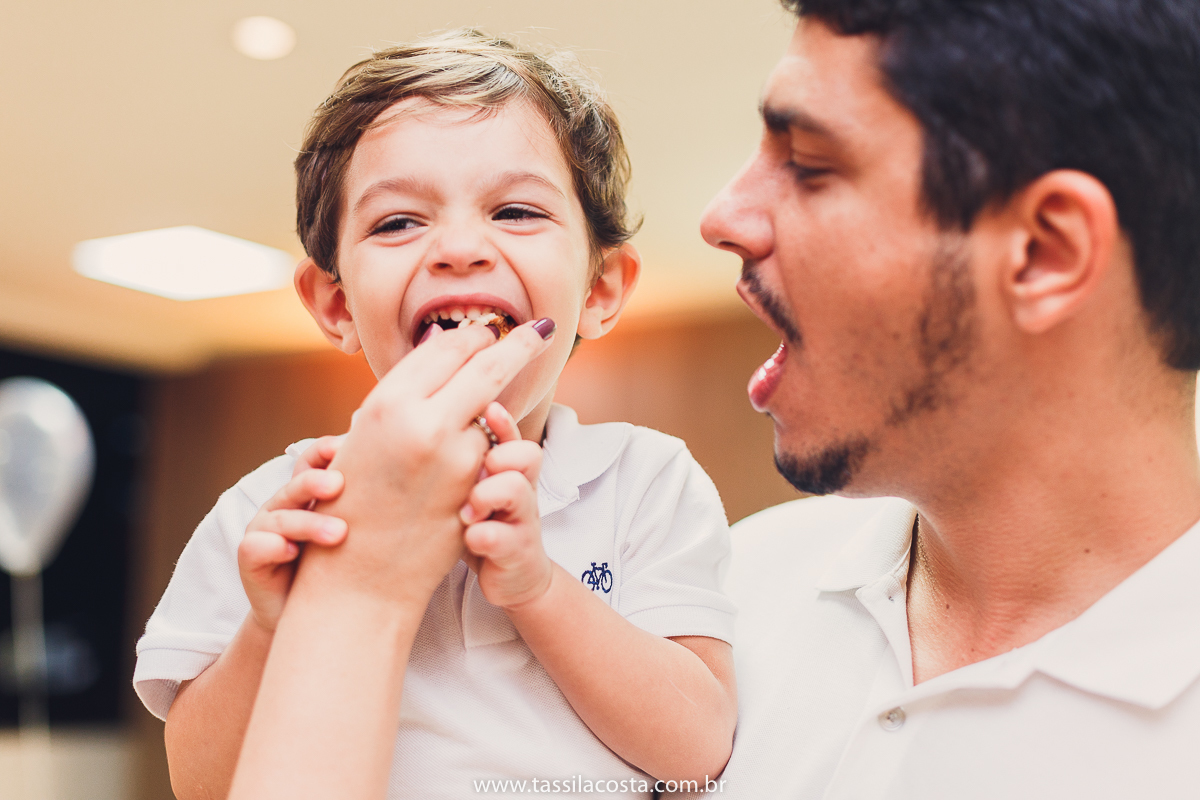 aniversário de criança, festa linda para o Felipe 2 anos, vovó preparou toda a decoração, decoração no tema Monstrinhos, fotografia de festa infantil em Vitória, melhor fotógrafa de festa infantil em Vitória ES, fazendo minha festa em Vitória, 