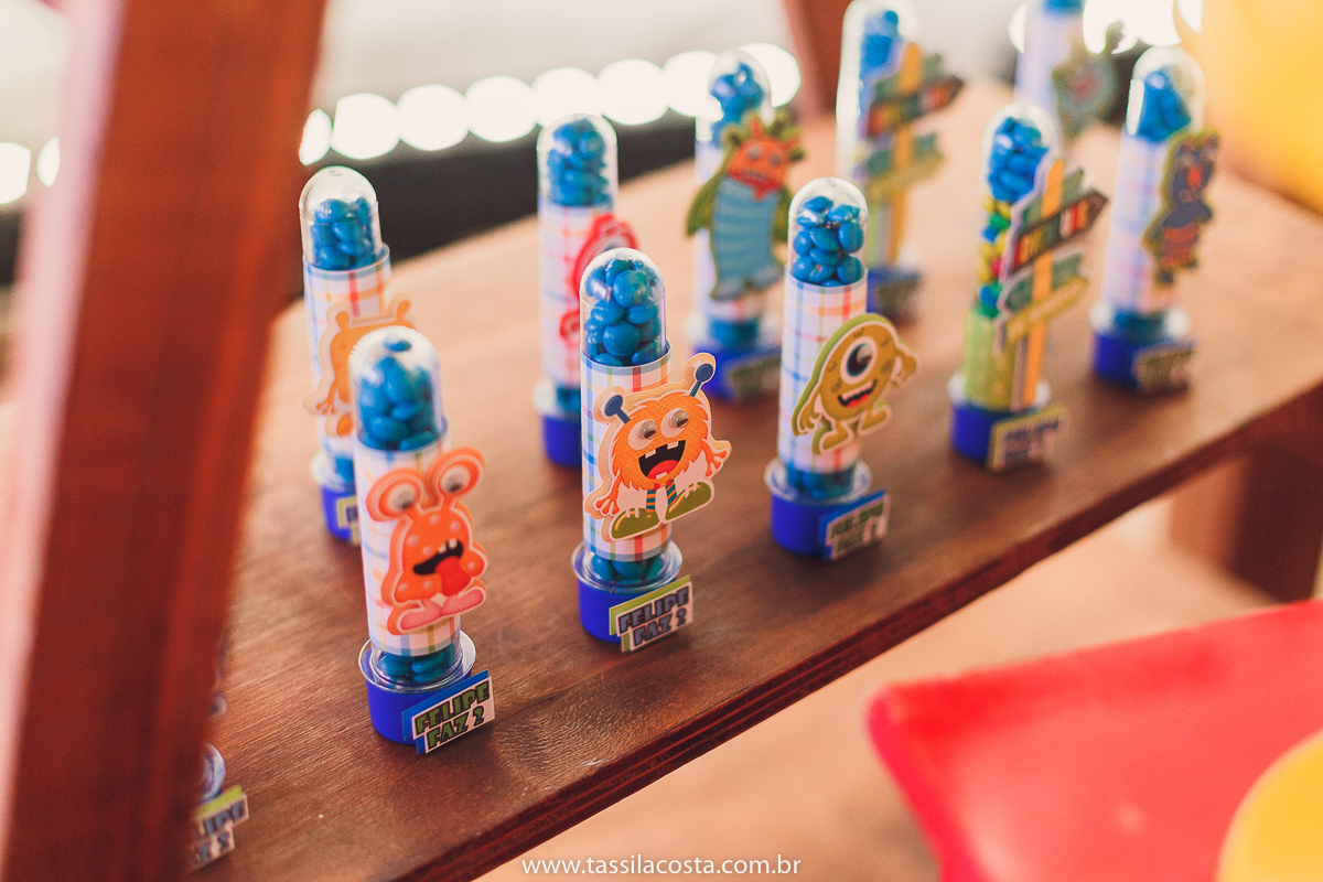 aniversário de criança, festa linda para o Felipe 2 anos, vovó preparou toda a decoração, decoração no tema Monstrinhos, fotografia de festa infantil em Vitória, melhor fotógrafa de festa infantil em Vitória ES, fazendo minha festa em Vitória, 