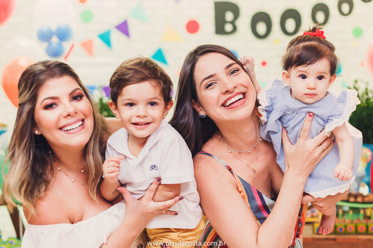 aniversário de criança, festa linda para o Felipe 2 anos, vovó preparou toda a decoração, decoração no tema Monstrinhos, fotografia de festa infantil em Vitória, melhor fotógrafa de festa infantil em Vitória ES, fazendo minha festa em Vitória, 