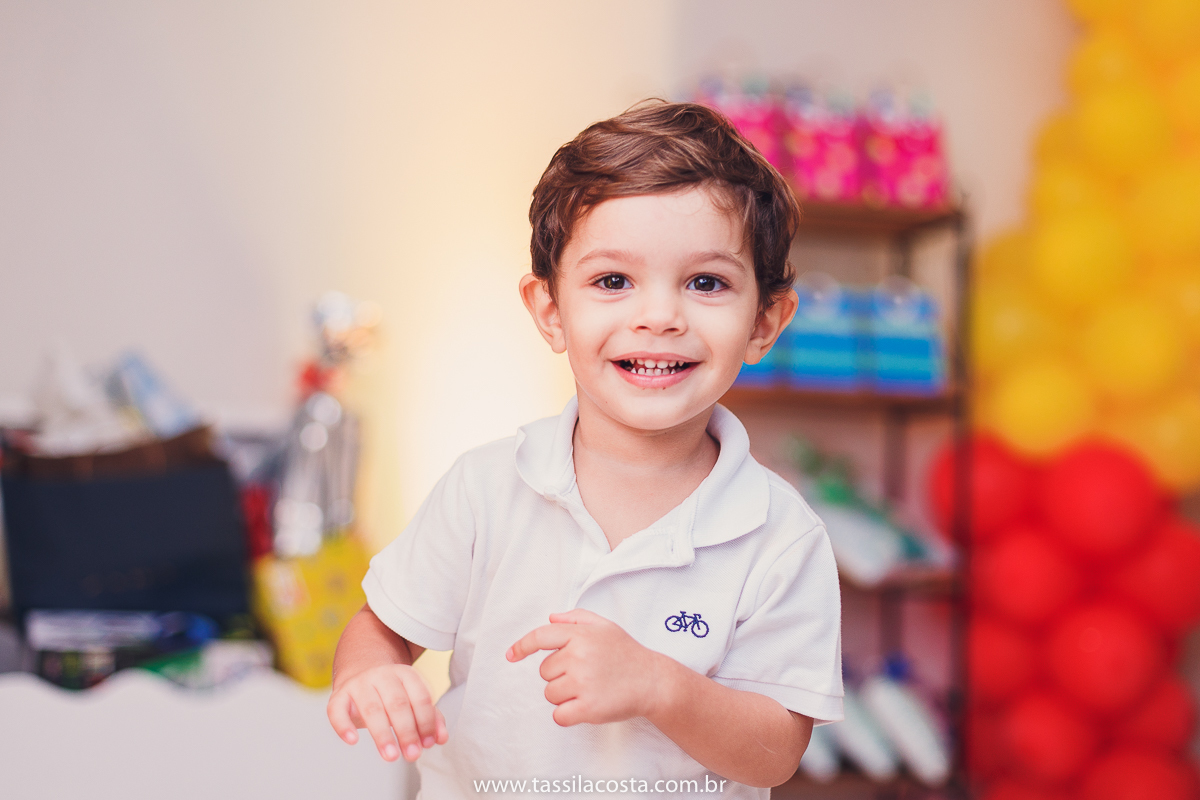 aniversário de criança, festa linda para o Felipe 2 anos, vovó preparou toda a decoração, decoração no tema Monstrinhos, fotografia de festa infantil em Vitória, melhor fotógrafa de festa infantil em Vitória ES, fazendo minha festa em Vitória, 