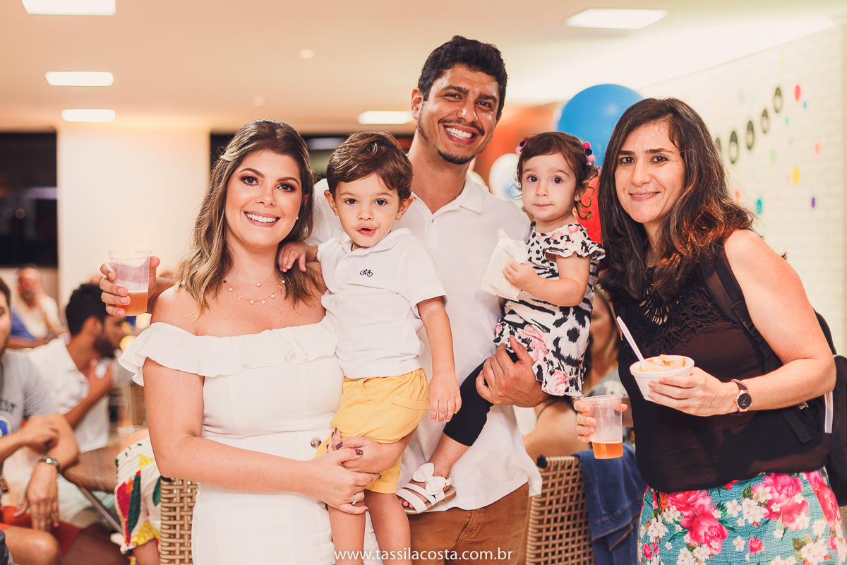 aniversário de criança, festa linda para o Felipe 2 anos, vovó preparou toda a decoração, decoração no tema Monstrinhos, fotografia de festa infantil em Vitória, melhor fotógrafa de festa infantil em Vitória ES, fazendo minha festa em Vitória, 