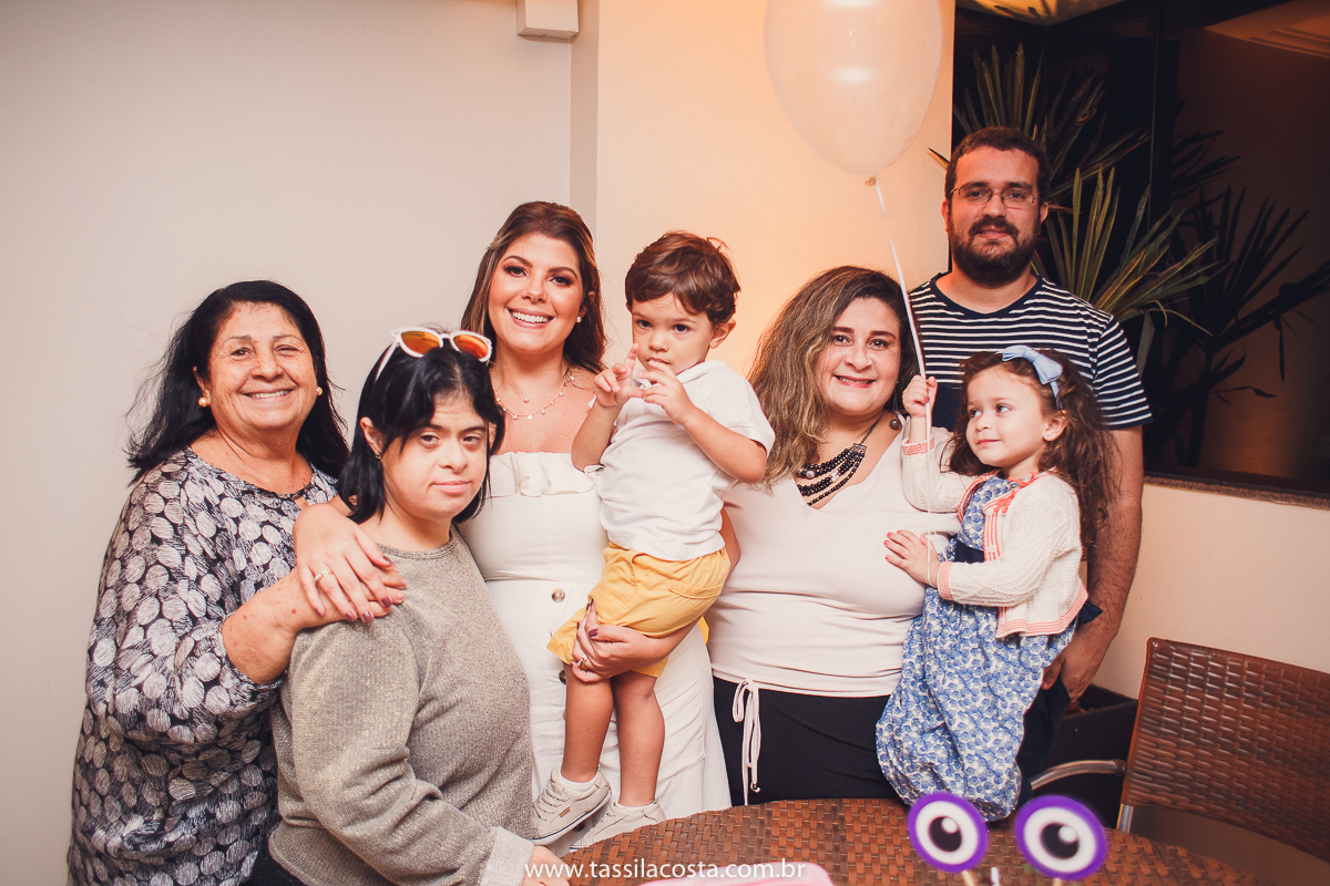 aniversário de criança, festa linda para o Felipe 2 anos, vovó preparou toda a decoração, decoração no tema Monstrinhos, fotografia de festa infantil em Vitória, melhor fotógrafa de festa infantil em Vitória ES, fazendo minha festa em Vitória, 