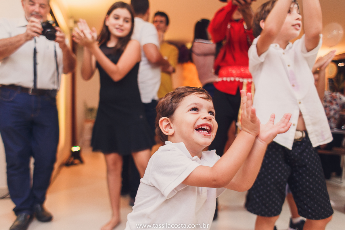 aniversário de criança, festa linda para o Felipe 2 anos, vovó preparou toda a decoração, decoração no tema Monstrinhos, fotografia de festa infantil em Vitória, melhor fotógrafa de festa infantil em Vitória ES, fazendo minha festa em Vitória, 