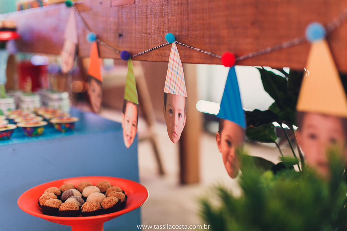  aniversário de criança, festa linda para o Felipe 2 anos, vovó preparou toda a decoração, decoração no tema Monstrinhos, fotografia de festa infantil em Vitória, melhor fotógrafa de festa infantil em Vitória ES, fazendo minha festa em Vitória, 