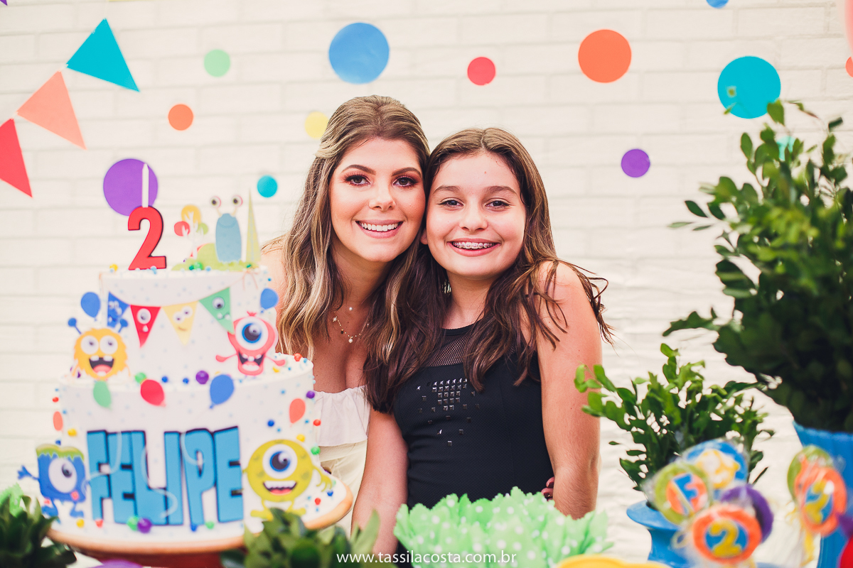 aniversário de criança, festa linda para o Felipe 2 anos, vovó preparou toda a decoração, decoração no tema Monstrinhos, fotografia de festa infantil em Vitória, melhor fotógrafa de festa infantil em Vitória ES, fazendo minha festa em Vitória, 