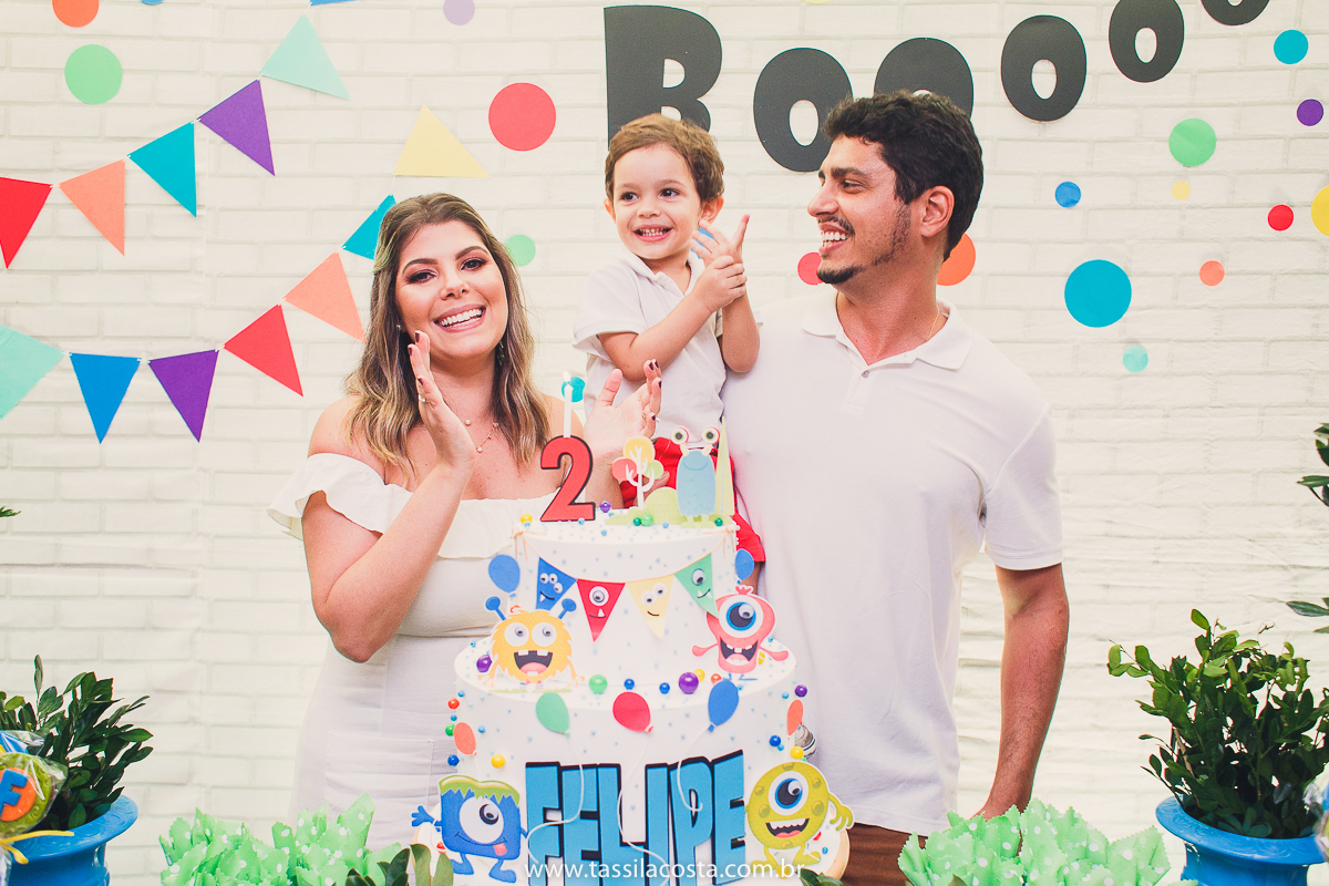 aniversário de criança, festa linda para o Felipe 2 anos, vovó preparou toda a decoração, decoração no tema Monstrinhos, fotografia de festa infantil em Vitória, melhor fotógrafa de festa infantil em Vitória ES, fazendo minha festa em Vitória, 
