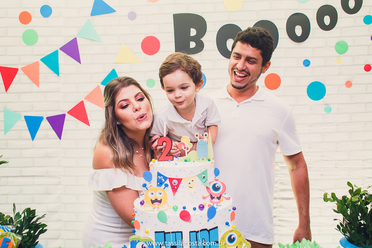 aniversário de criança, festa linda para o Felipe 2 anos, vovó preparou toda a decoração, decoração no tema Monstrinhos, fotografia de festa infantil em Vitória, melhor fotógrafa de festa infantil em Vitória ES, fazendo minha festa em Vitória, 