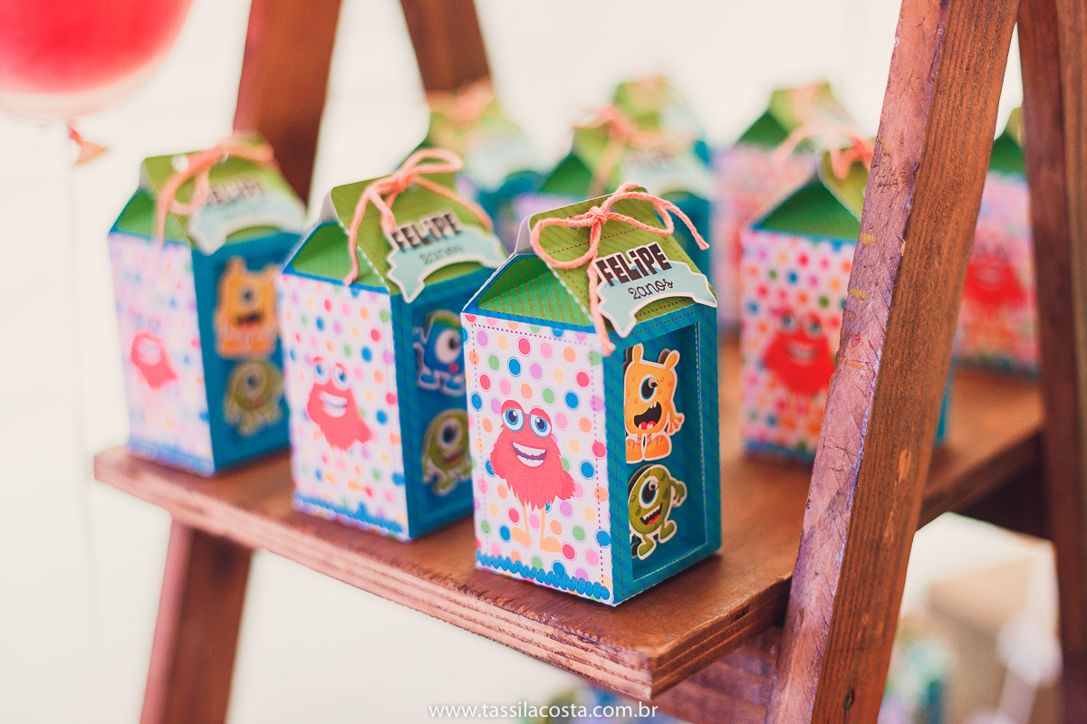 aniversário de criança, festa linda para o Felipe 2 anos, vovó preparou toda a decoração, decoração no tema Monstrinhos, fotografia de festa infantil em Vitória, melhor fotógrafa de festa infantil em Vitória ES, fazendo minha festa em Vitória, 