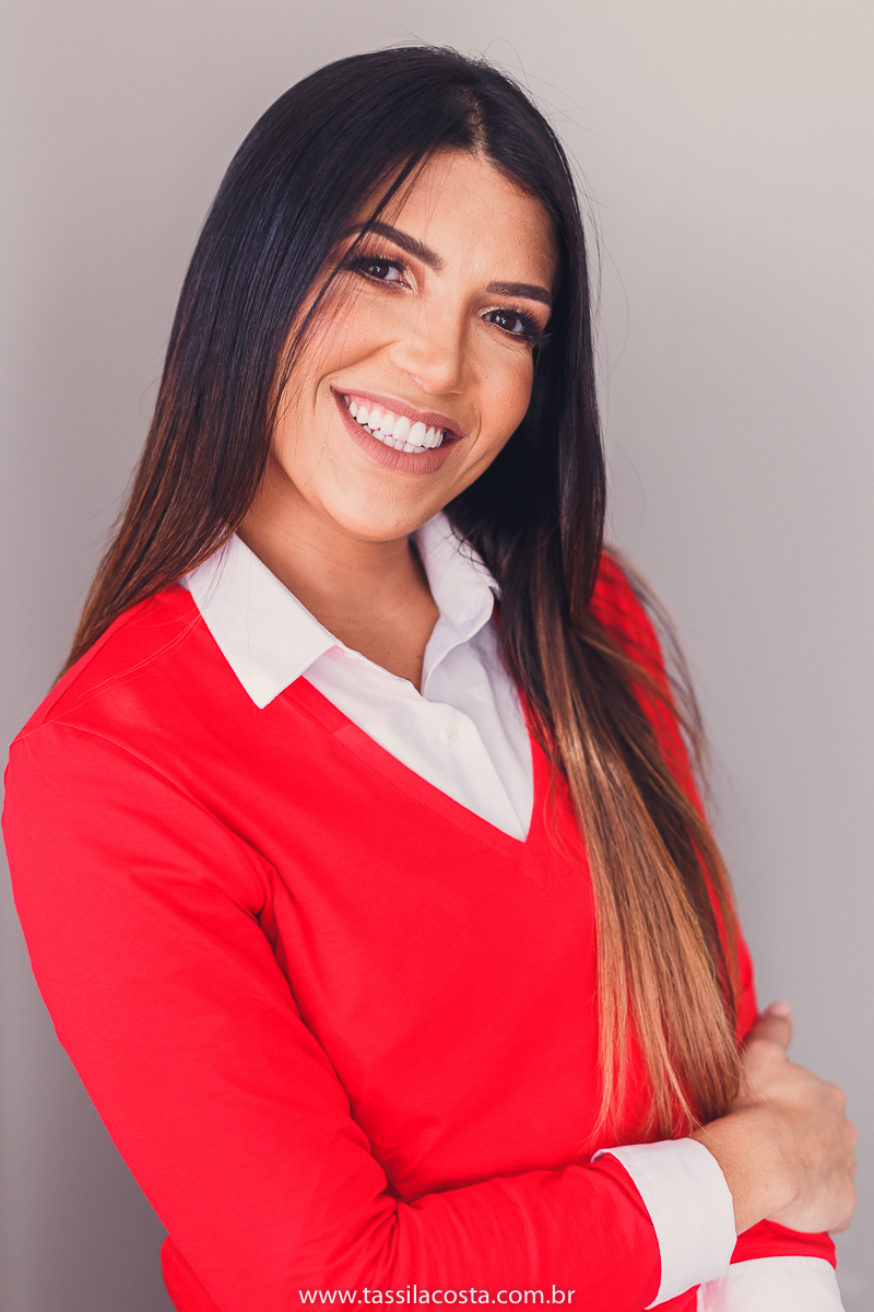 fotos profissionais, para atualização de portfólio, fotos para Linkedin, fotos em Vitória para atualizar site e Instagram, fotos de profissionais da área de marketing, professora de vendas