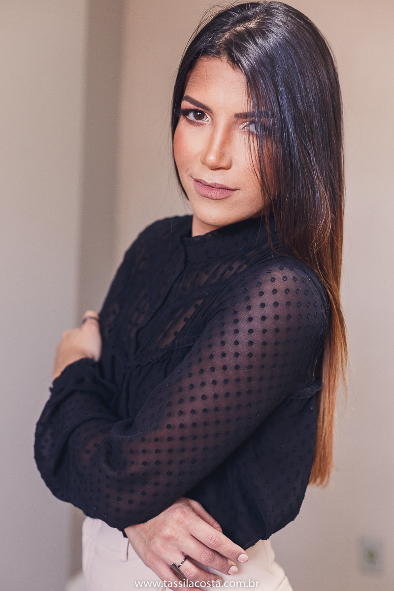 fotos profissionais, para atualização de portfólio, fotos para Linkedin, fotos em Vitória para atualizar site e Instagram, fotos de profissionais da área de marketing, professora de vendas