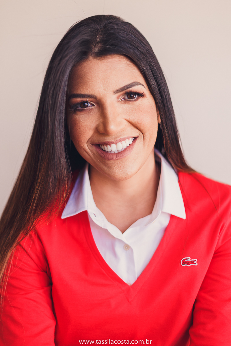 fotos profissionais, para atualização de portfólio, fotos para Linkedin, fotos em Vitória para atualizar site e Instagram, fotos de profissionais da área de marketing, professora de vendas