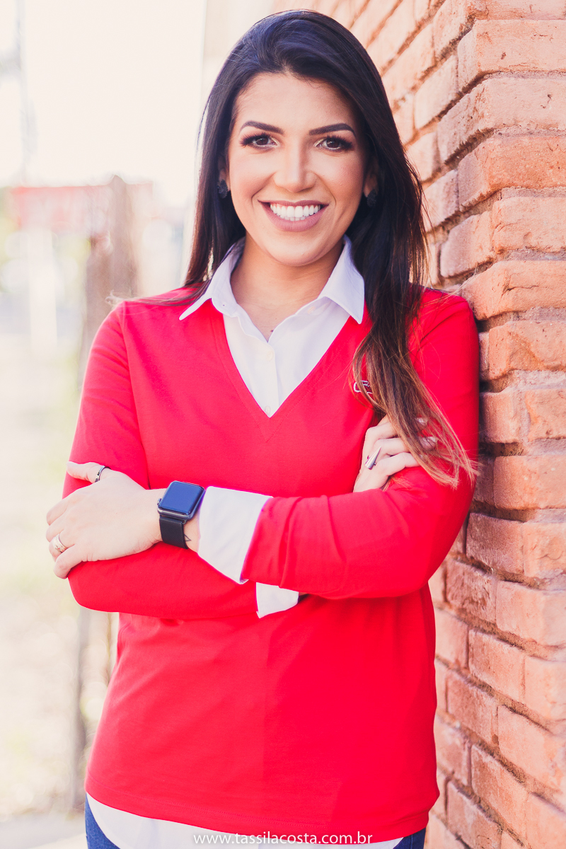 fotos profissionais, para atualização de portfólio, fotos para Linkedin, fotos em Vitória para atualizar site e Instagram, fotos de profissionais da área de marketing, professora de vendas