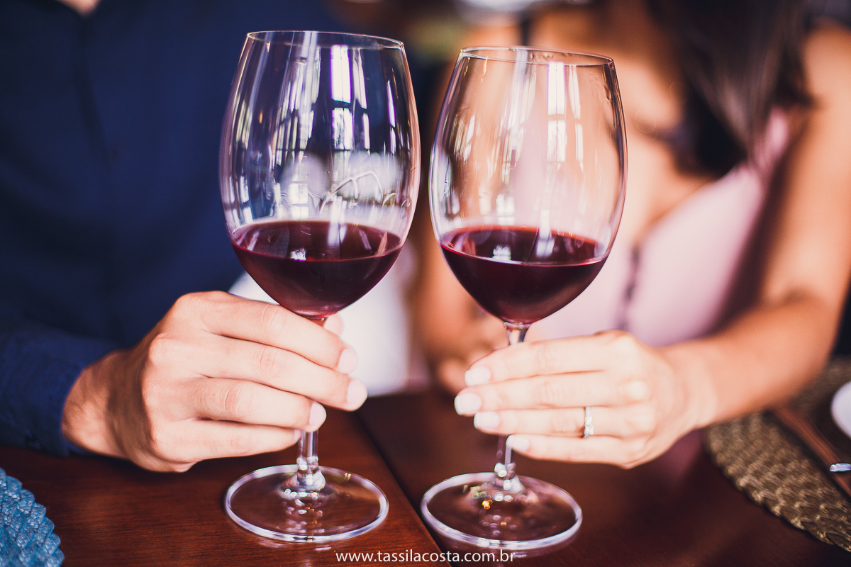 ensaio pré casamento, feito em Pedra Azul ES, fotos num dia frio em Pedra Azul, fotografamos no Restaurante Don Due em Pedra Azul e depois fizemos um Picnic em Pedra Azul, fotos lindas de um casal apaixonado, look para ensaio casal em Pedra Azul