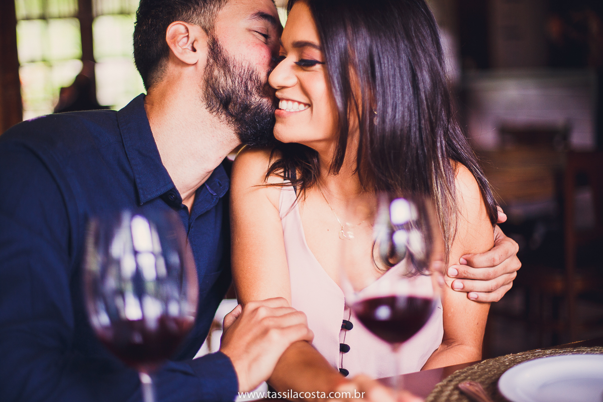 ensaio pré casamento, feito em Pedra Azul ES, fotos num dia frio em Pedra Azul, fotografamos no Restaurante Don Due em Pedra Azul e depois fizemos um Picnic em Pedra Azul, fotos lindas de um casal apaixonado, look para ensaio casal em Pedra Azul