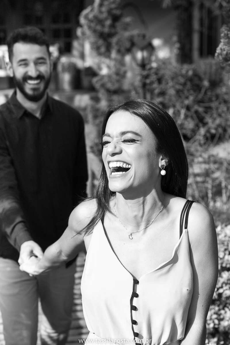 ensaio pré casamento, feito em Pedra Azul ES, fotos num dia frio em Pedra Azul, fotografamos no Restaurante Don Due em Pedra Azul e depois fizemos um Picnic em Pedra Azul, fotos lindas de um casal apaixonado, look para ensaio casal em Pedra Azul