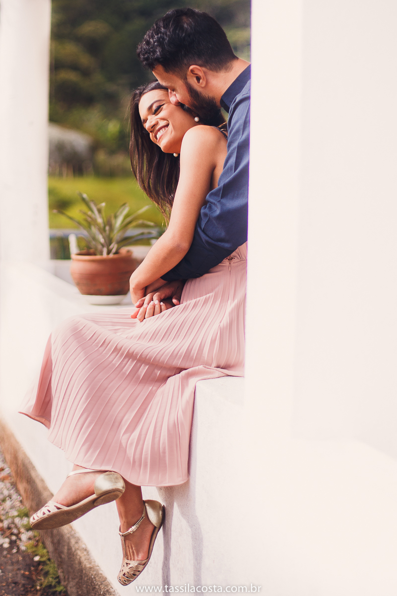 ensaio pré casamento, feito em Pedra Azul ES, fotos num dia frio em Pedra Azul, fotografamos no Restaurante Don Due em Pedra Azul e depois fizemos um Picnic em Pedra Azul, fotos lindas de um casal apaixonado, look para ensaio casal em Pedra Azul