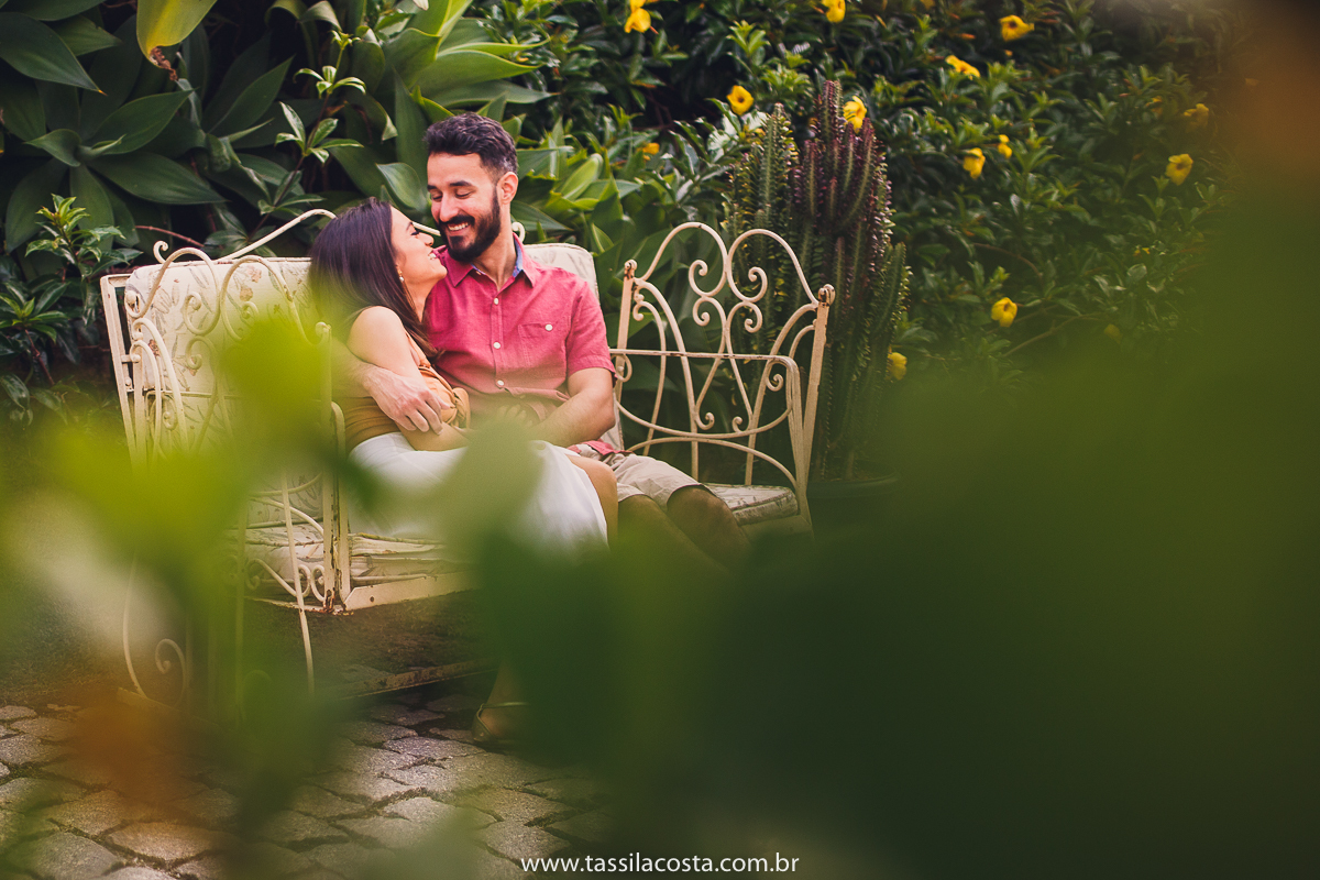 ensaio pré casamento, feito em Pedra Azul ES, fotos num dia frio em Pedra Azul, fotografamos no Restaurante Don Due em Pedra Azul e depois fizemos um Picnic em Pedra Azul, fotos lindas de um casal apaixonado, look para ensaio casal em Pedra Azul