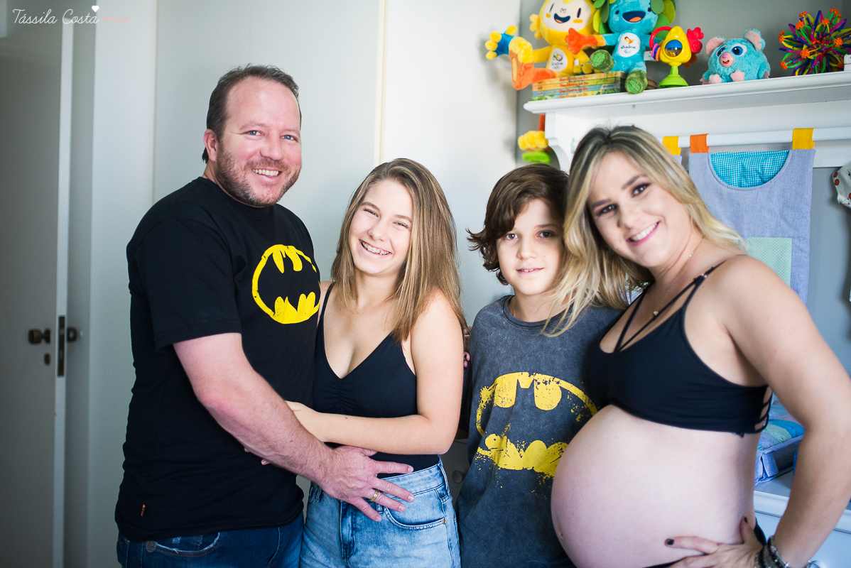 ensaio de gestante feito em casa, ju brandão, grávida linda, família abençoada e querida, amei fotografá-los, rapina do tacho vem aí, mãe de 3, fotos em vix es