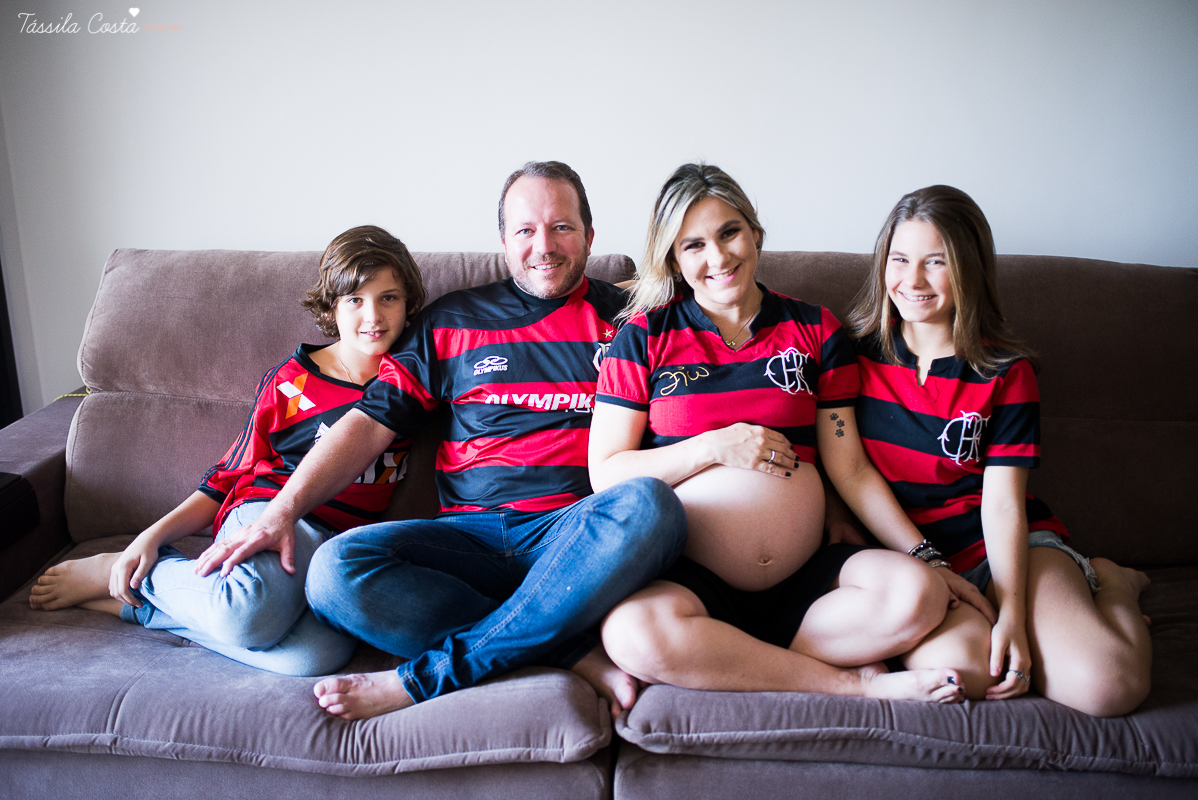 ensaio de gestante feito em casa, ju brandão, grávida linda, família abençoada e querida, amei fotografá-los, rapina do tacho vem aí, mãe de 3, fotos em vix es