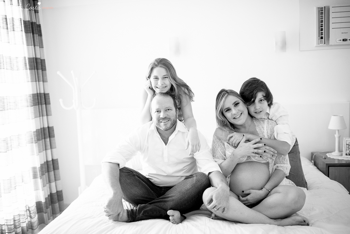 ensaio de gestante feito em casa, ju brandão, grávida linda, família abençoada e querida, amei fotografá-los, rapina do tacho vem aí, mãe de 3, fotos em vix es