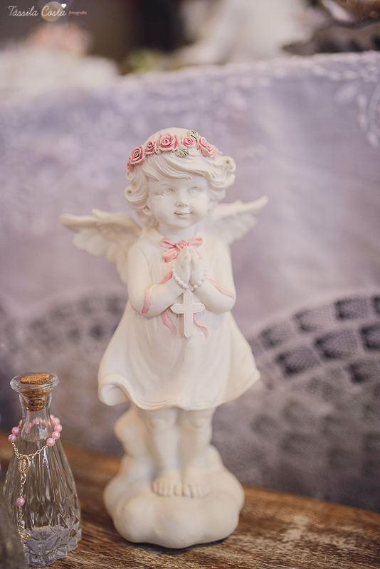 fotos de batizado da laura, domingo pela manhã, igreja católica, fotógrafa tássila costa, batizado na igreja na praia da costa, fotos lindas de batizado, batizado emocionante