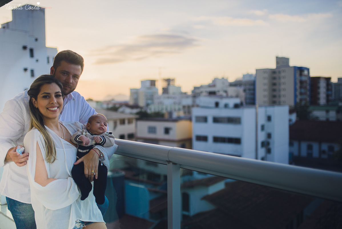 ensaio fotográfico feito em casa, o bebê fica super a vontade, fotos mais naturais e espontâneas, tássila costa fotografia, vitória es, jardim da penha, fotos de recém nascido em vitória es