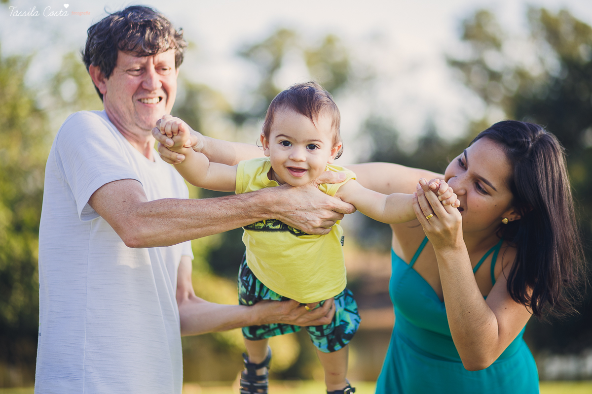 professor favalessa e família, fotografia de família, fotos de pré aniversário, feitas na Ilha do Frade, vitória es, fotógrafo de criança, sessão de fotos, fotos no pôr do sol