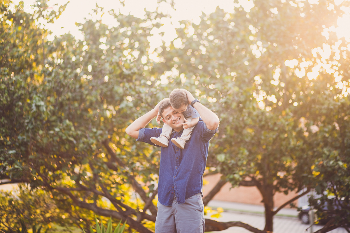 fotos de gestante, na ilha do frade, fotos lindas da gestante Karol e papai Leleco, com o irmãozinho Ruan, poses para fotos em família com irmão mais velho, mae de 2, vitória es