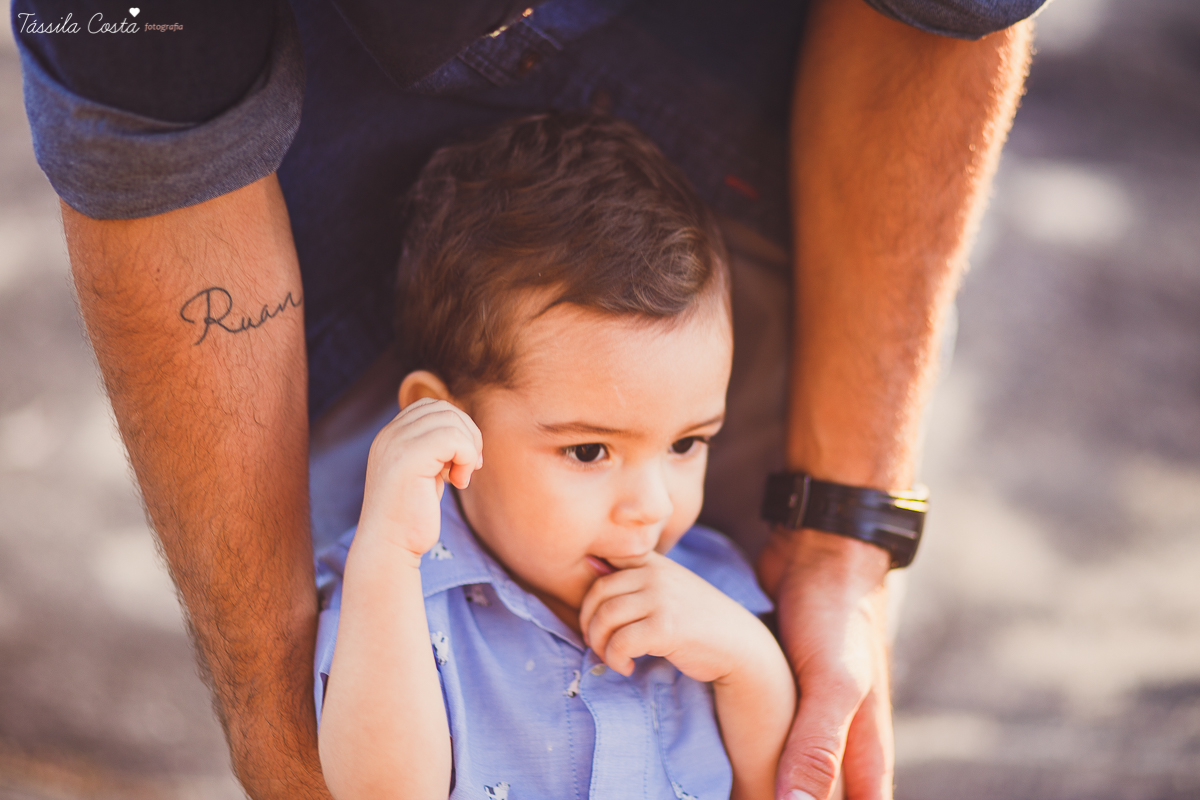 fotos de gestante, na ilha do frade, fotos lindas da gestante Karol e papai Leleco, com o irmãozinho Ruan, poses para fotos em família com irmão mais velho, mae de 2, vitória es
