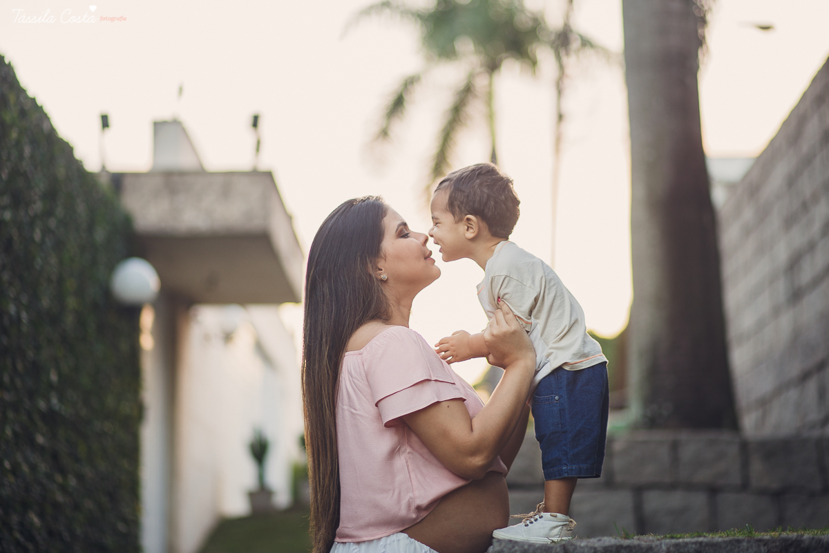 fotos de gestante, na ilha do frade, fotos lindas da gestante Karol e papai Leleco, com o irmãozinho Ruan, poses para fotos em família com irmão mais velho, mae de 2, vitória es