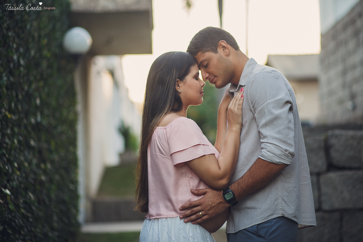 fotos de gestante, na ilha do frade, fotos lindas da gestante Karol e papai Leleco, com o irmãozinho Ruan, poses para fotos em família com irmão mais velho, mae de 2, vitória es