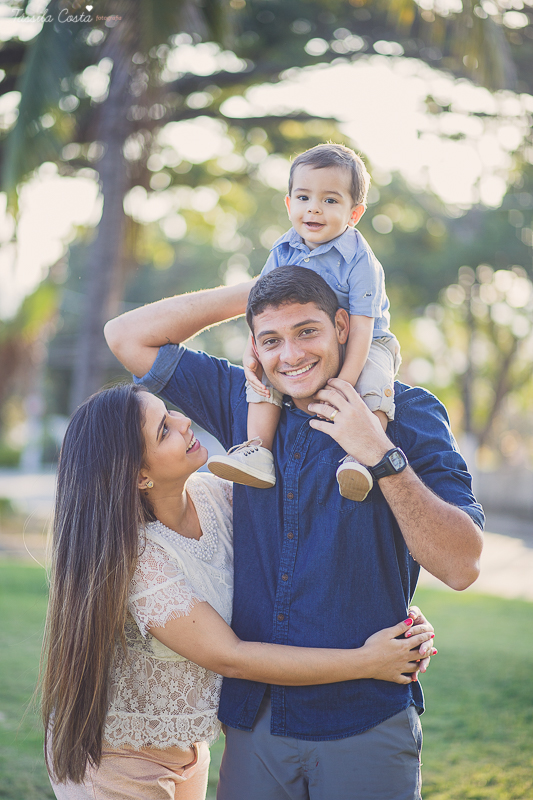 fotos de gestante, na ilha do frade, fotos lindas da gestante Karol e papai Leleco, com o irmãozinho Ruan, poses para fotos em família com irmão mais velho, mae de 2, vitória es