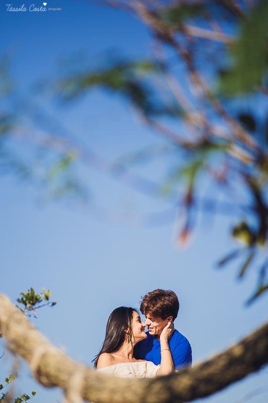 ensaio pré wedding em meio à natureza, noivos apaixonados, o casamento do ano, casamento de dia, casamento na praia, matara e allan, fotografia de tássila costa fotografia, dia lindo para fotos