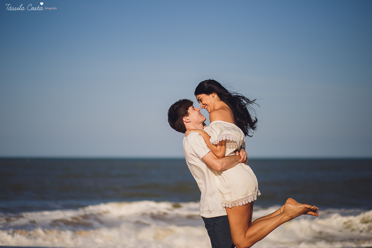 ensaio pré wedding em meio à natureza, noivos apaixonados, o casamento do ano, casamento de dia, casamento na praia, matara e allan, fotografia de tássila costa fotografia, dia lindo para fotos