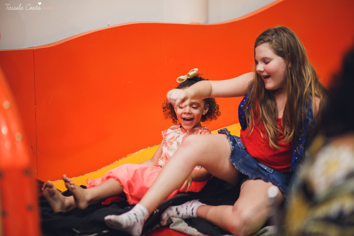 aniversário de 5 anos, da Gabriella, no cerimonial Ratimboom, em Campo Grande, Cariacica, cerimonial excelente para festa infantil, decoração de festa infantil super colorida