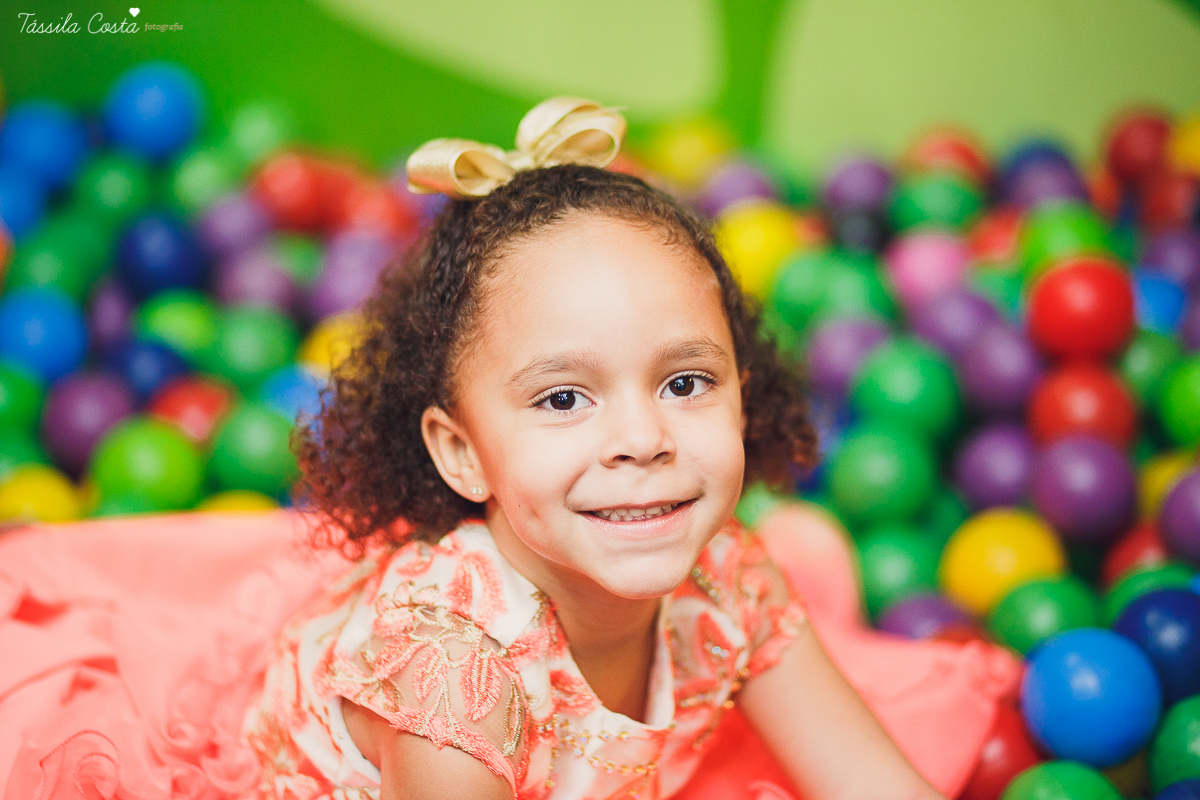 aniversário de 5 anos, da Gabriella, no cerimonial Ratimboom, em Campo Grande, Cariacica, cerimonial excelente para festa infantil, decoração de festa infantil super colorida