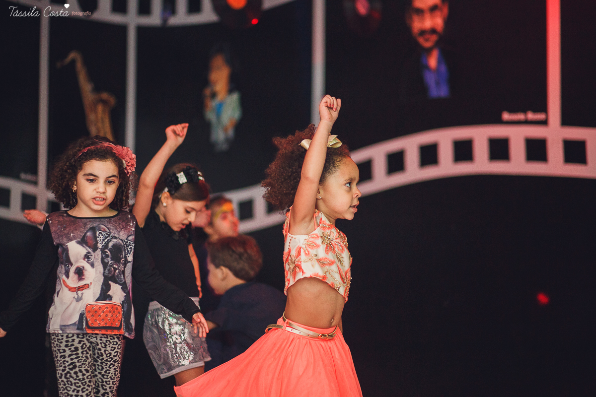 aniversário de 5 anos, da Gabriella, no cerimonial Ratimboom, em Campo Grande, Cariacica, cerimonial excelente para festa infantil, decoração de festa infantil super colorida