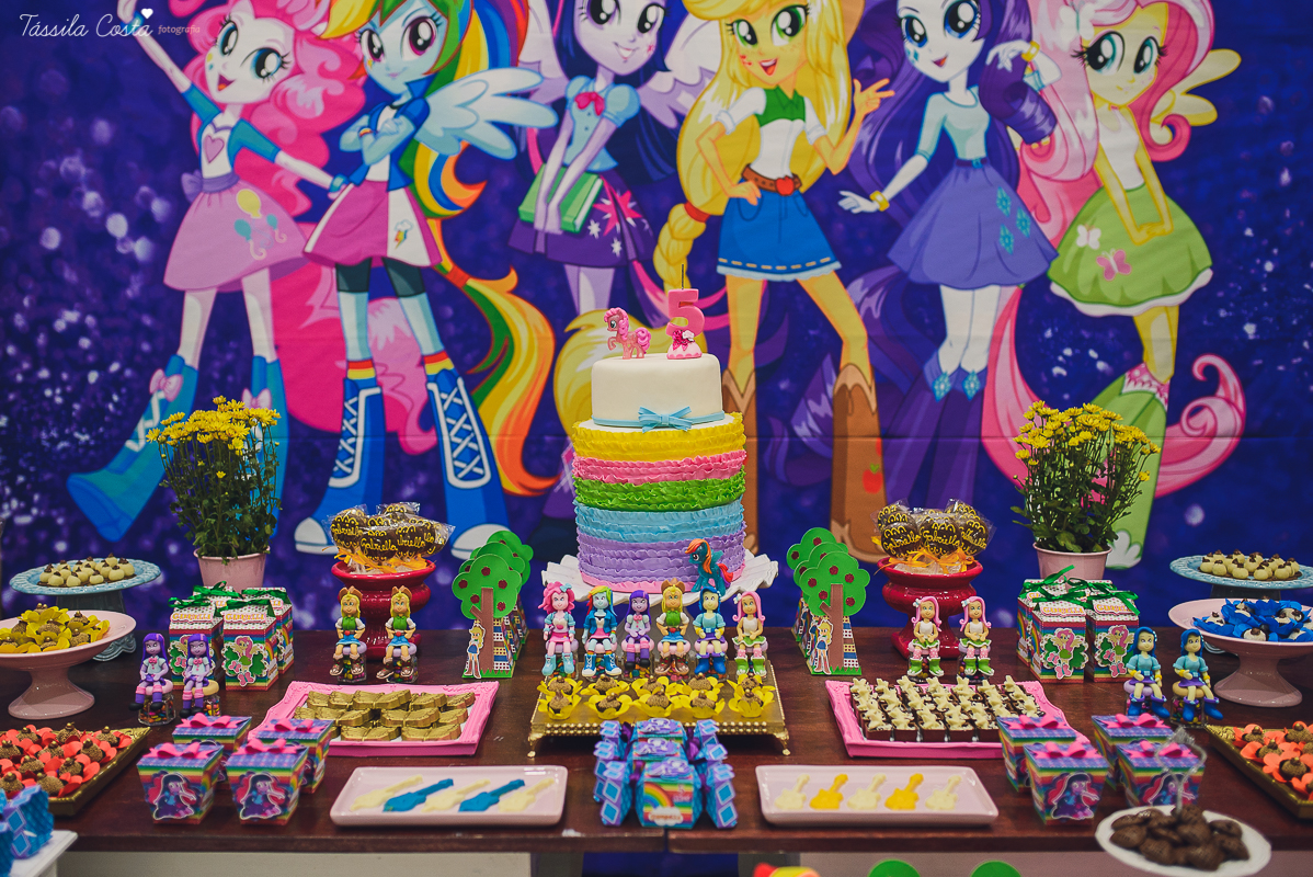 aniversário de 5 anos, da Gabriella, no cerimonial Ratimboom, em Campo Grande, Cariacica, cerimonial excelente para festa infantil, decoração de festa infantil super colorida