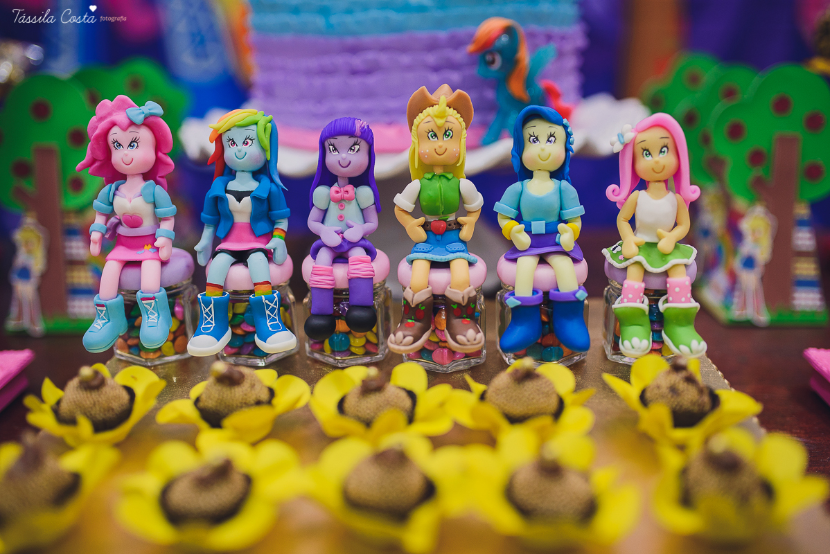 aniversário de 5 anos, da Gabriella, no cerimonial Ratimboom, em Campo Grande, Cariacica, cerimonial excelente para festa infantil, decoração de festa infantil super colorida